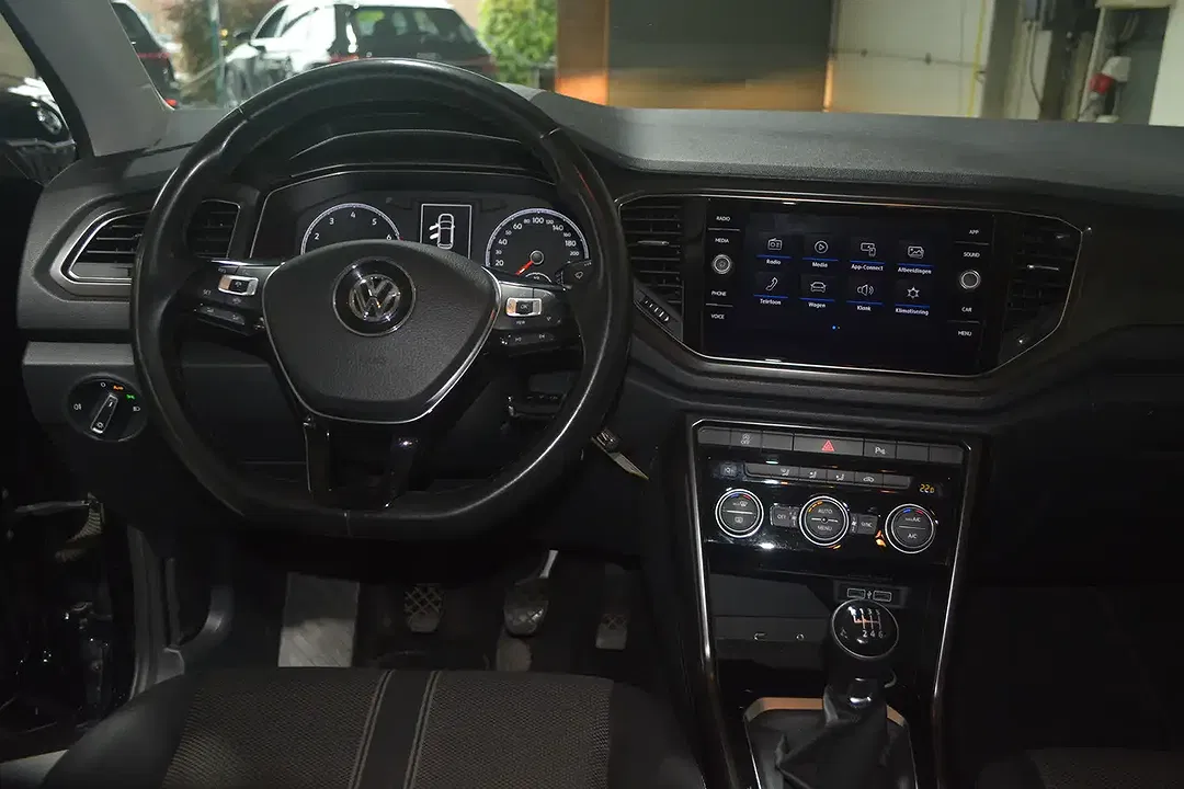 Volkswagen T-Roc - Thumbnail 8