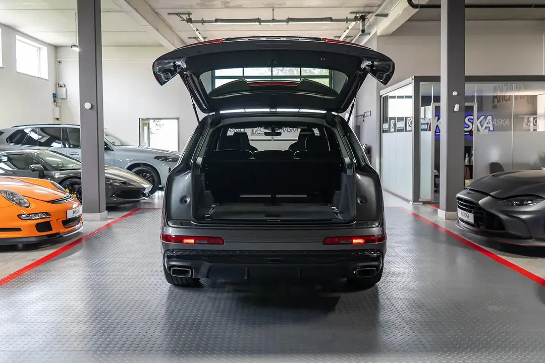 Audi Q7 - Thumbnail 10