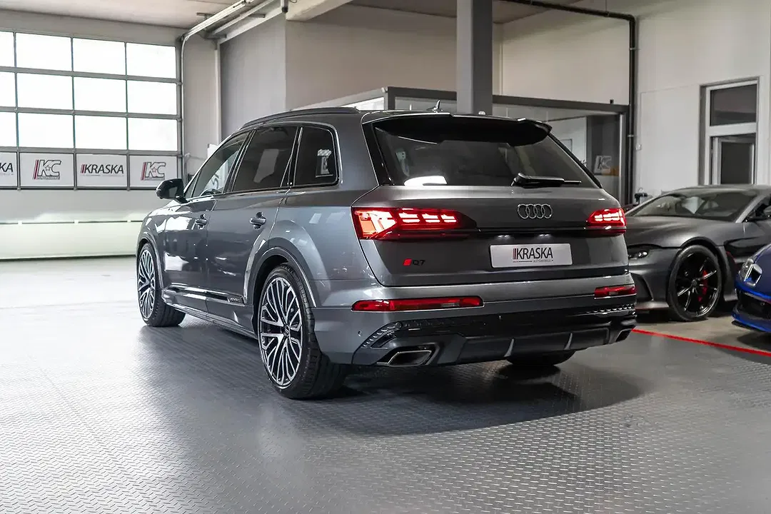 Audi Q7 - Thumbnail 13
