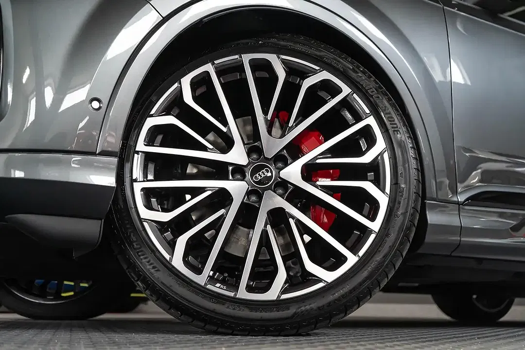 Audi Q7 - Thumbnail 3