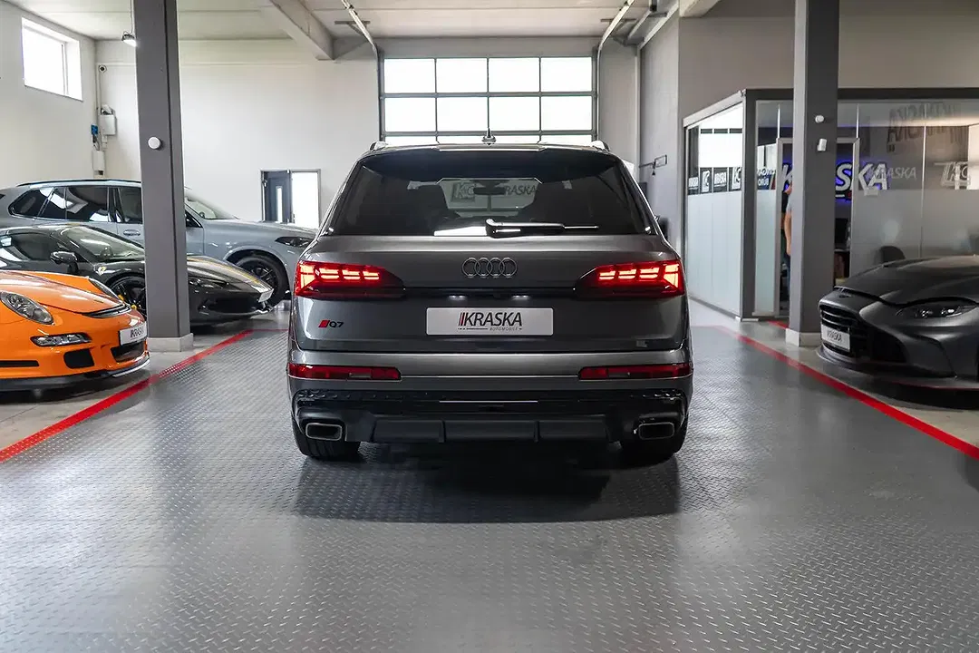 Audi Q7 - Thumbnail 9