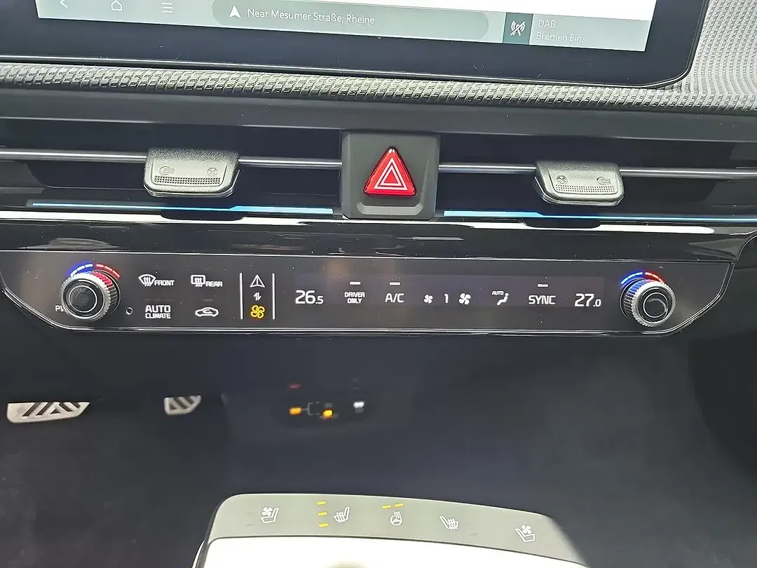 Kia EV6 - Thumbnail 11