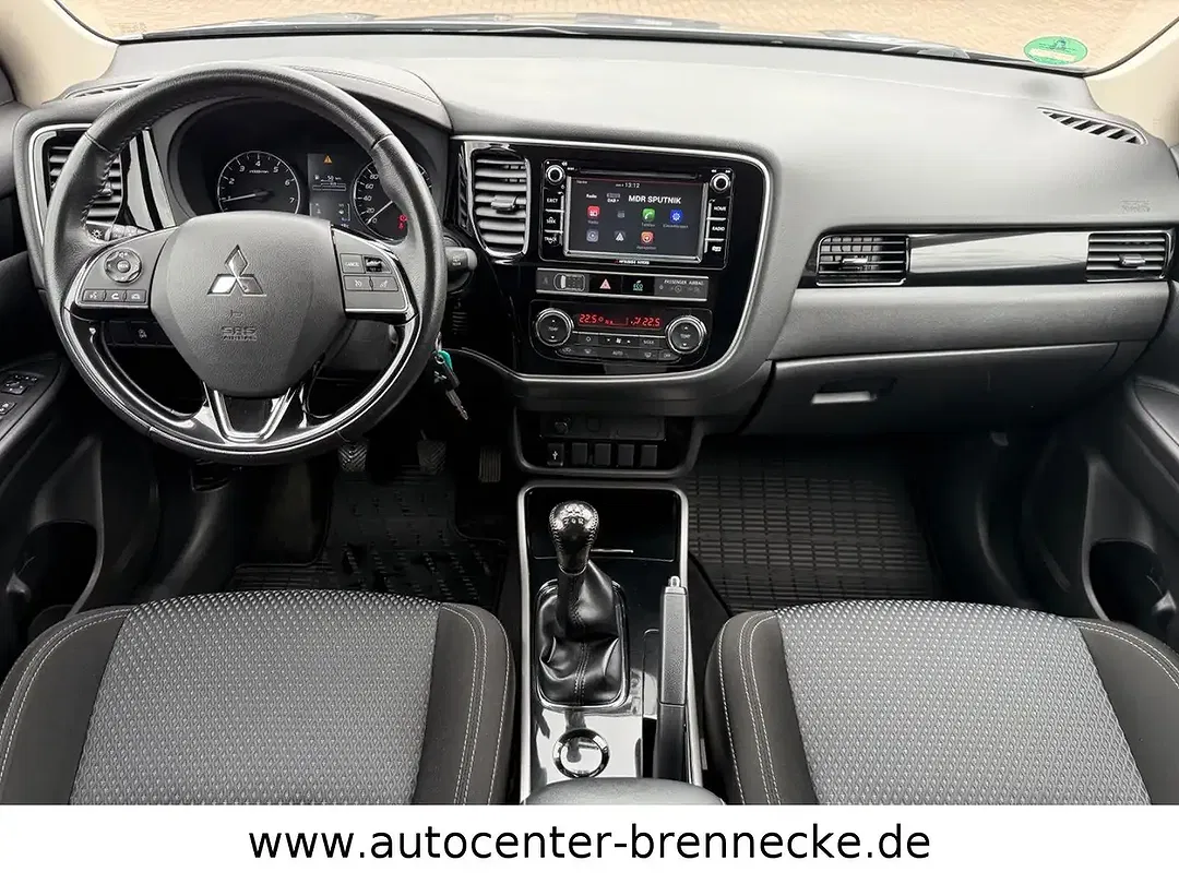 Mitsubishi Outlander - Thumbnail 10
