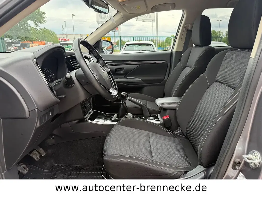 Mitsubishi Outlander - Thumbnail 14