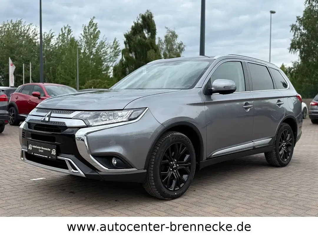 Mitsubishi Outlander - Thumbnail 3