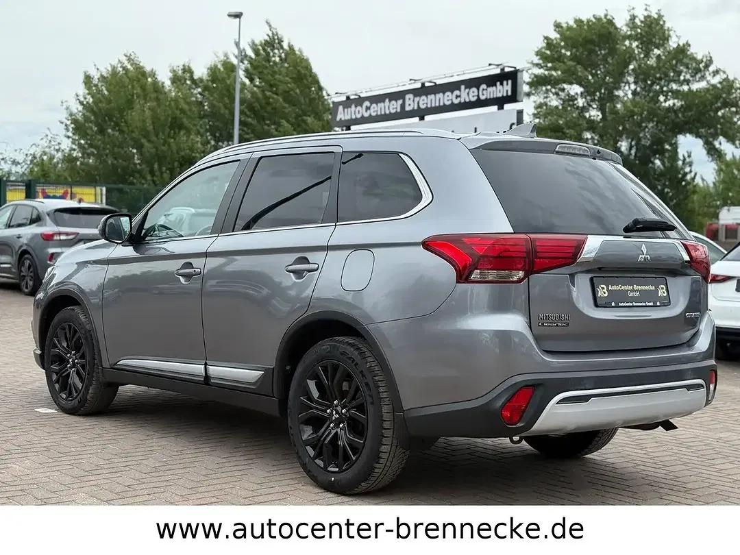 Mitsubishi Outlander - Thumbnail 5