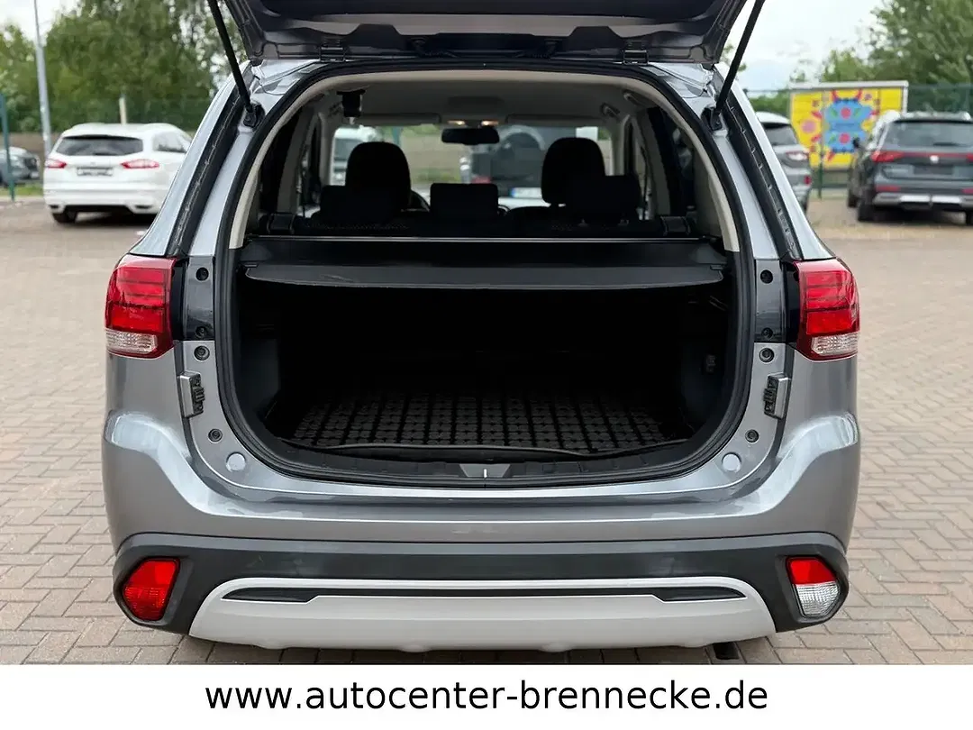 Mitsubishi Outlander - Thumbnail 8