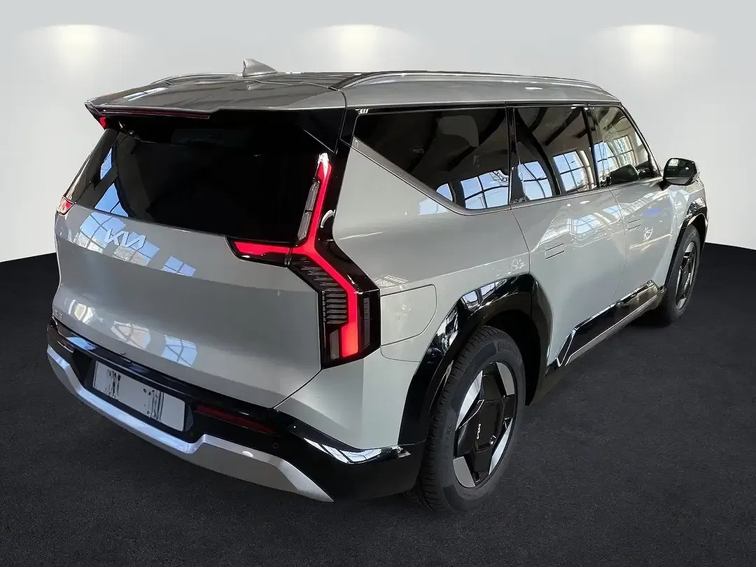 Kia EV9 - Thumbnail 3
