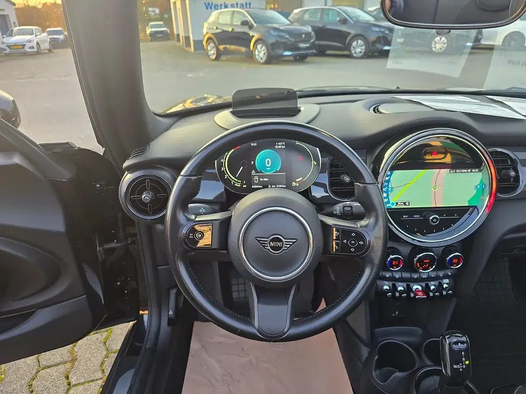 MINI Cooper Cabrio - Thumbnail 13