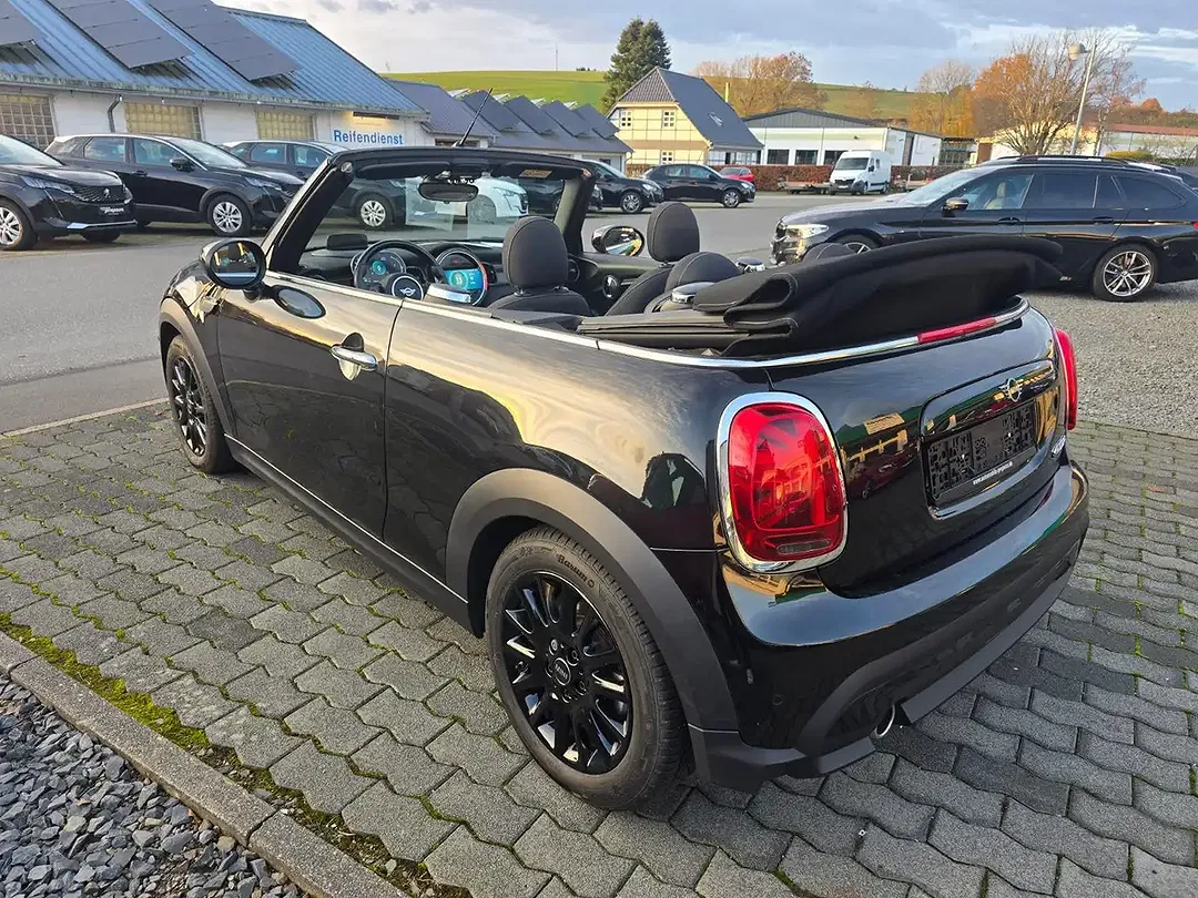 MINI Cooper Cabrio - Thumbnail 3
