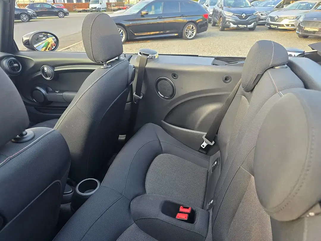 MINI Cooper Cabrio - Thumbnail 9