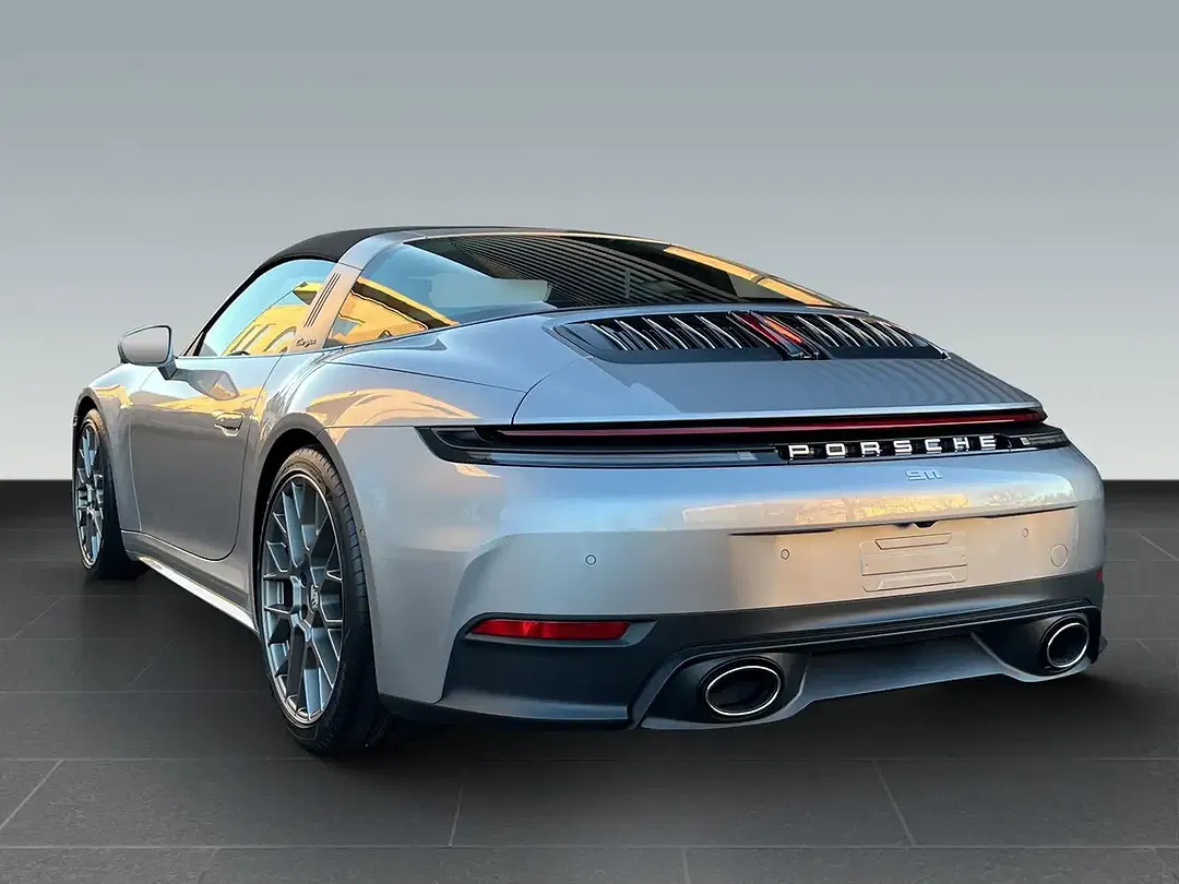 Porsche 992 - Thumbnail 3