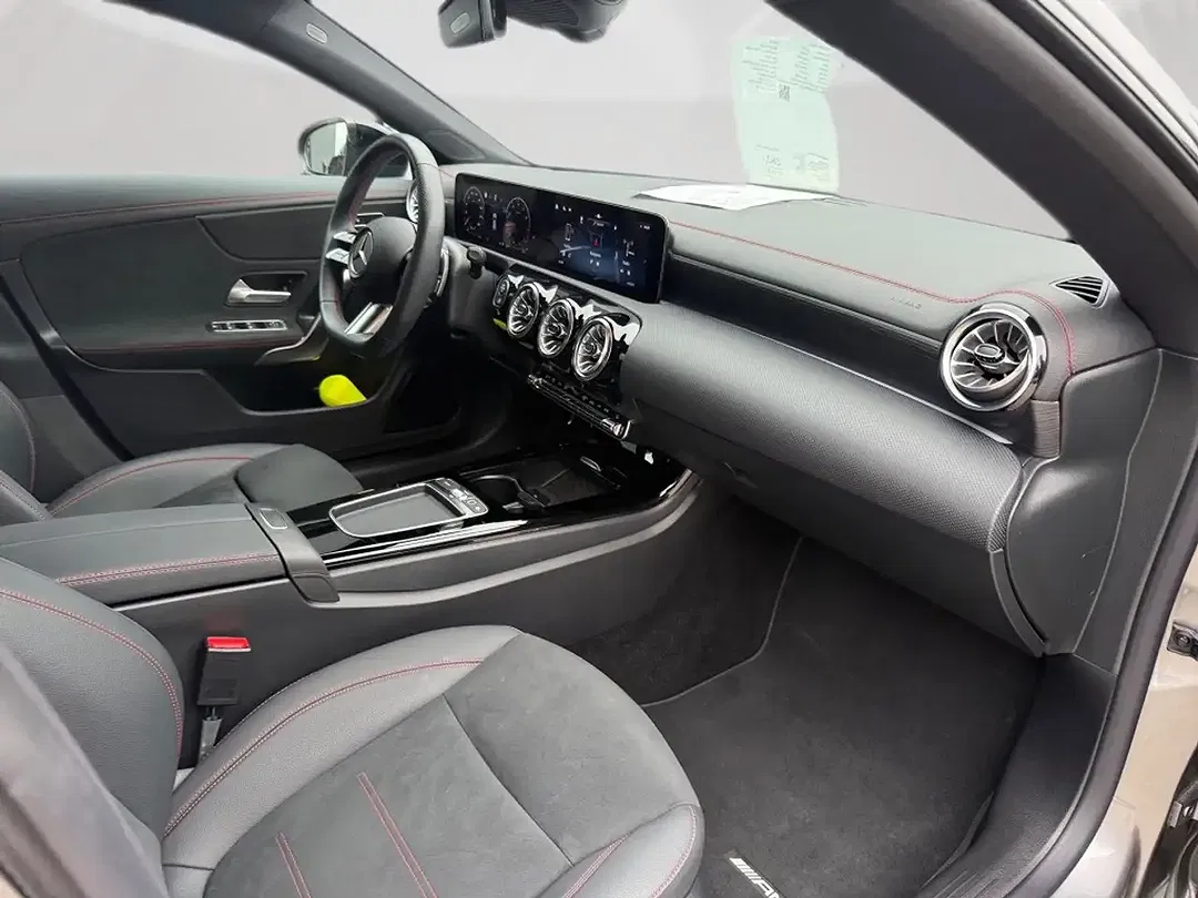 Mercedes-Benz CLA 200 - Thumbnail 9