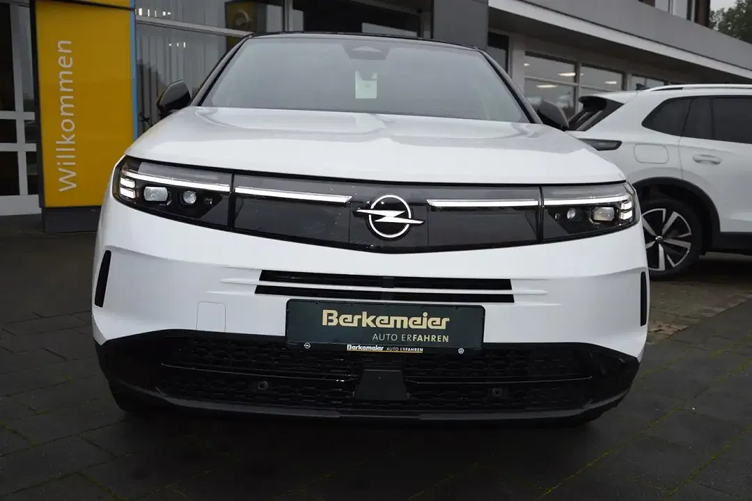 Opel Grandland - Thumbnail 2