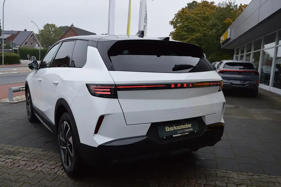 Opel Grandland - Thumbnail 4