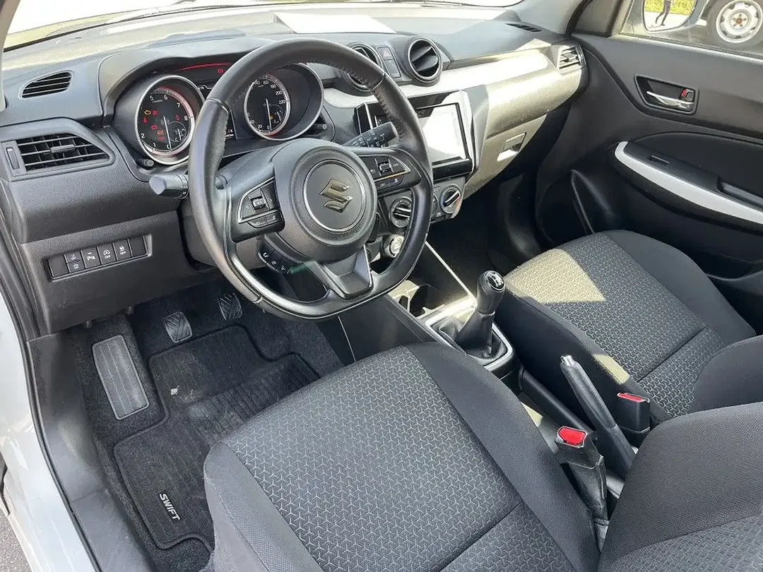 Suzuki Swift - Thumbnail 10