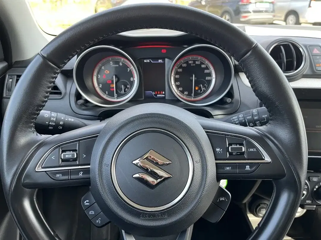 Suzuki Swift - Thumbnail 12