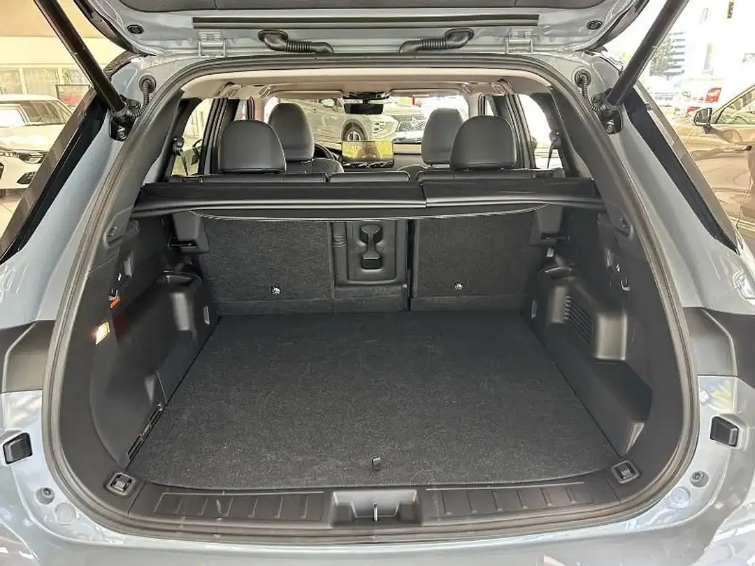 Mitsubishi Outlander - Thumbnail 4