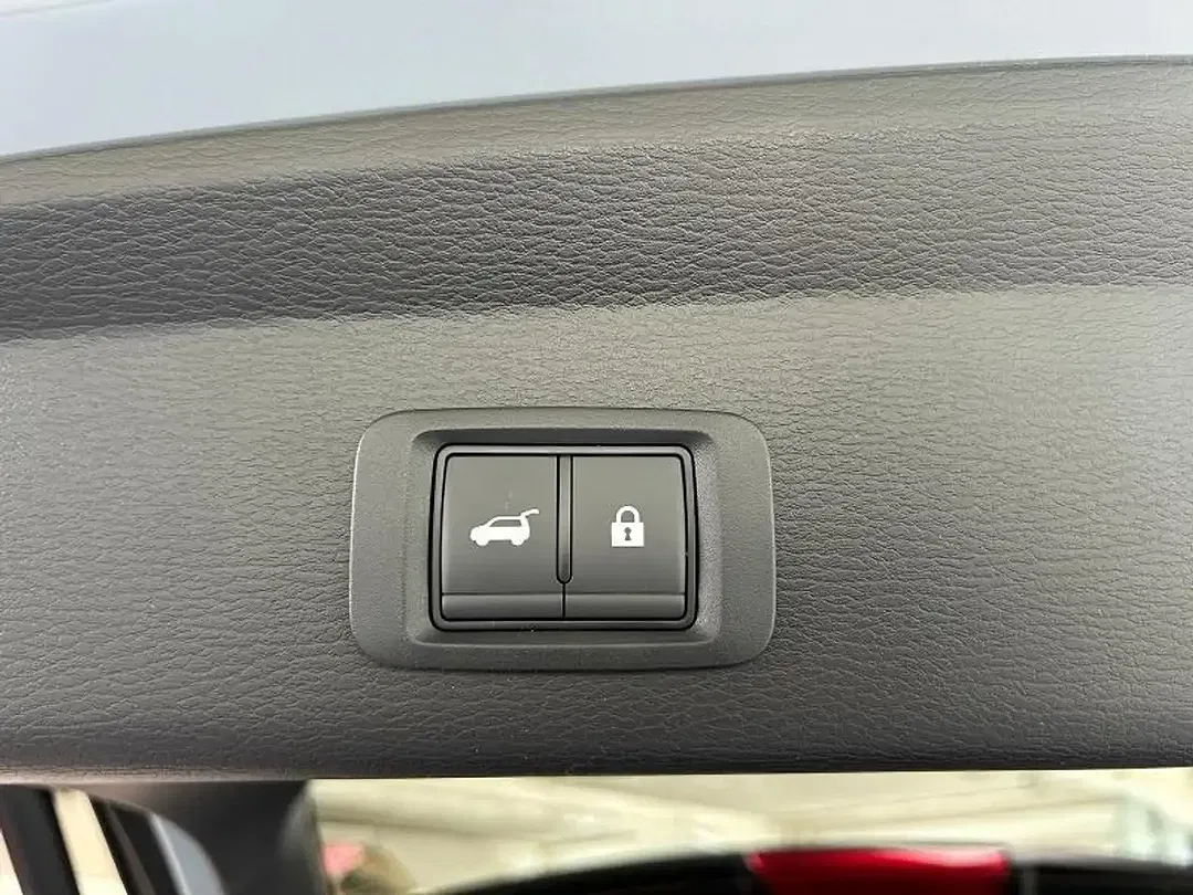 Mitsubishi Outlander - Thumbnail 8