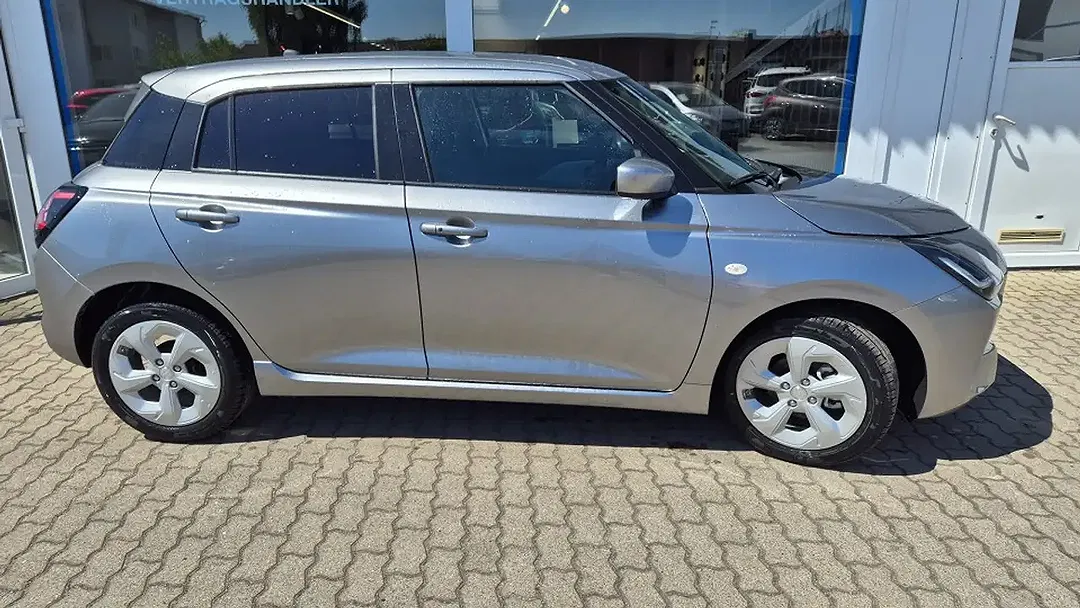 Suzuki Swift - Thumbnail 2