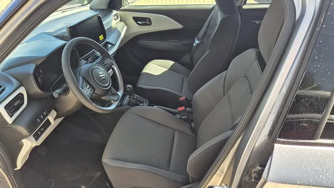 Suzuki Swift - Thumbnail 4