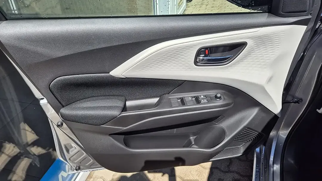Suzuki Swift - Thumbnail 5