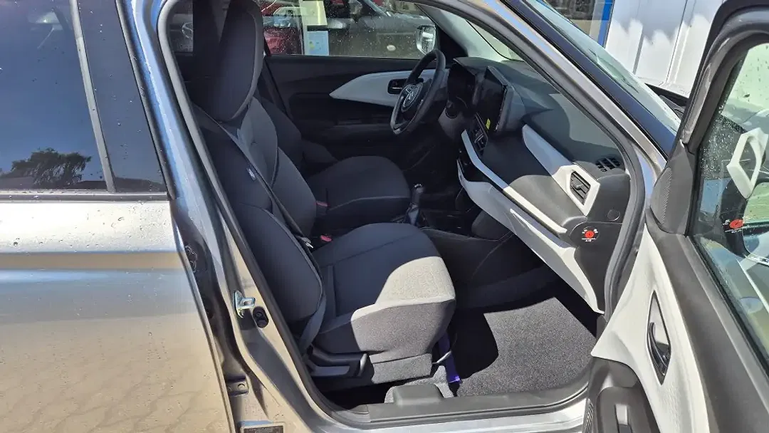 Suzuki Swift - Thumbnail 6