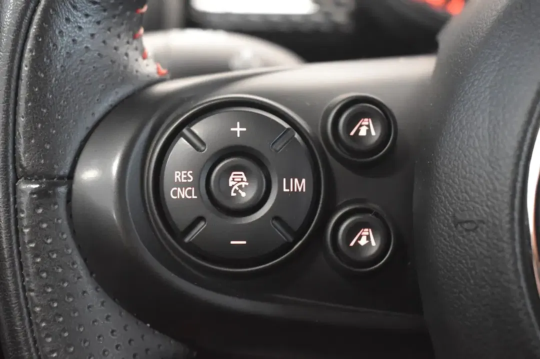 MINI Cooper - Thumbnail 21