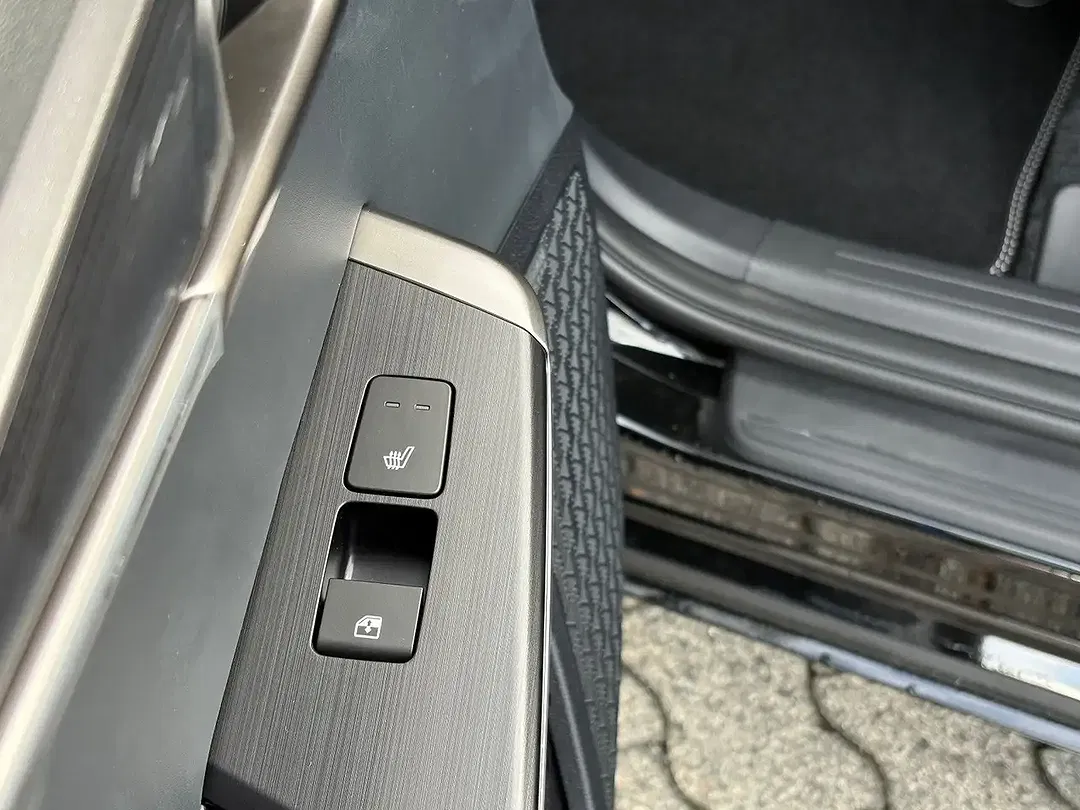 Kia EV6 - Thumbnail 13