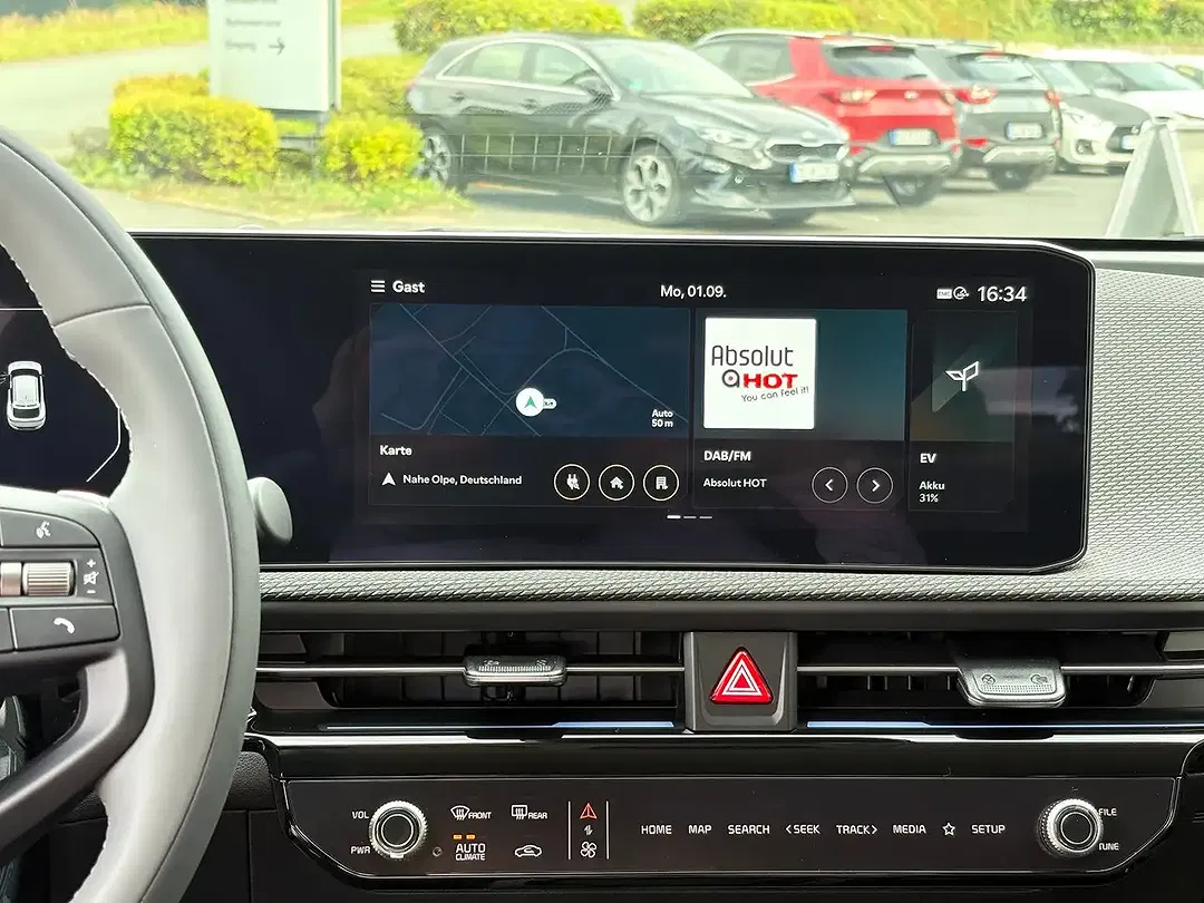 Kia EV6 - Thumbnail 15