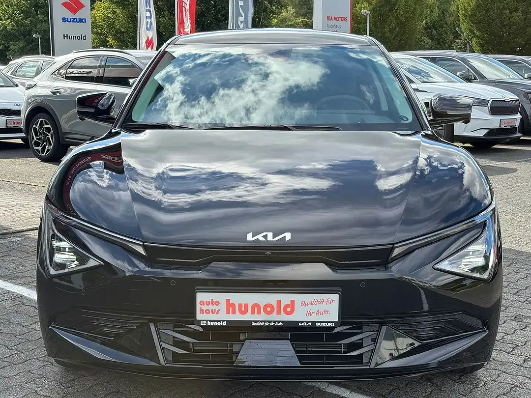 Kia EV6 - Thumbnail 3