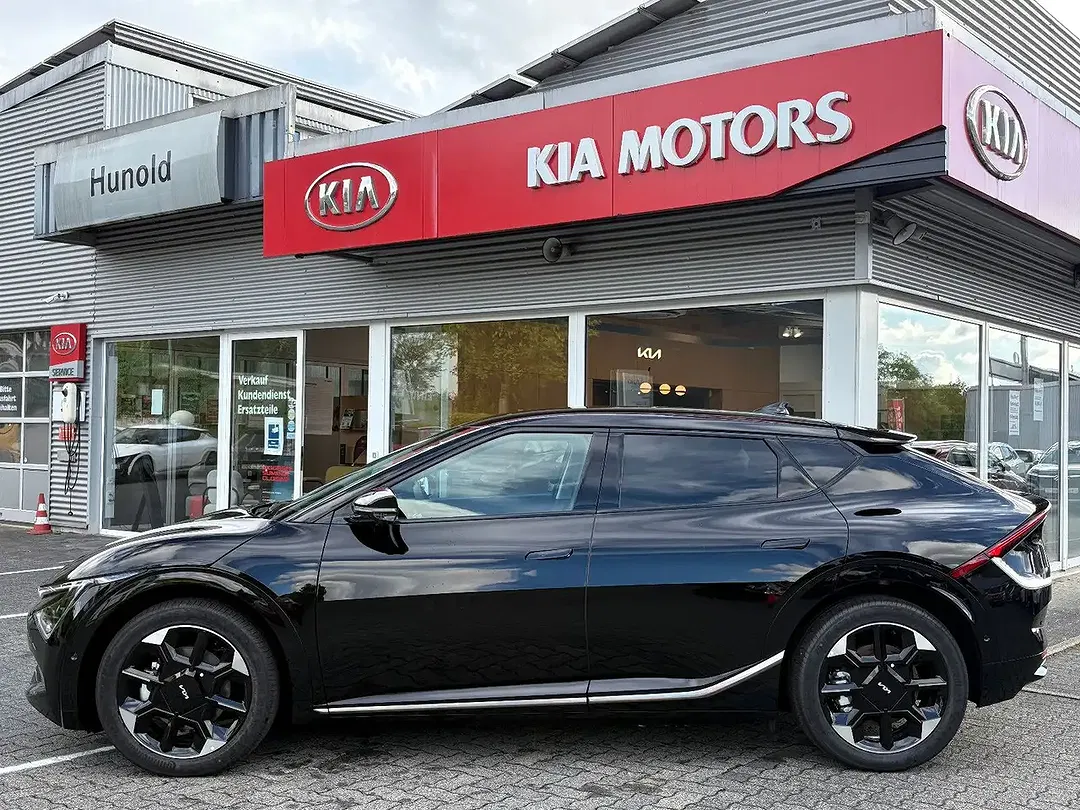 Kia EV6 - Thumbnail 4