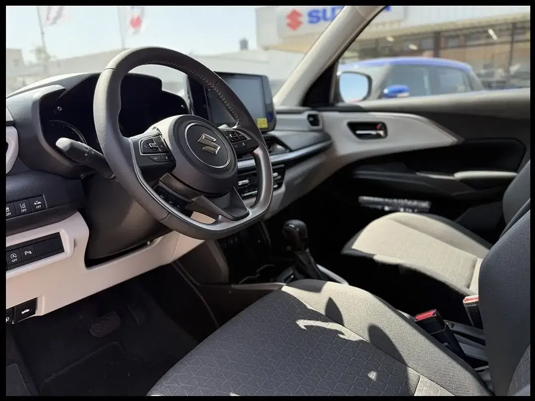 Suzuki Swift - Thumbnail 11