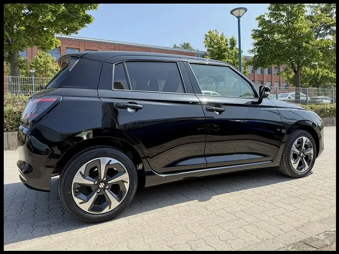 Suzuki Swift - Thumbnail 6