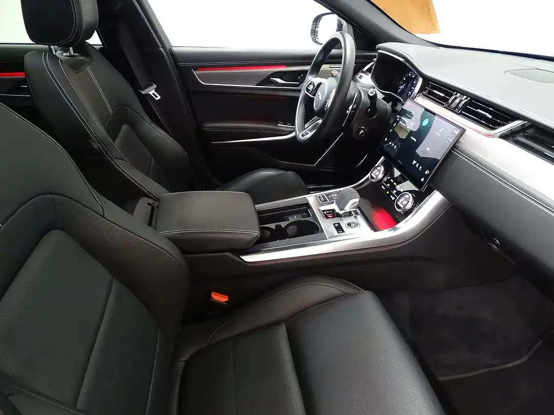 Jaguar XF - Thumbnail 7