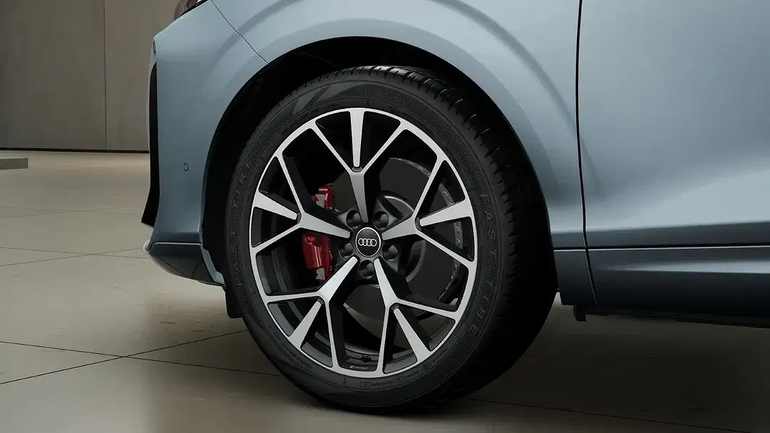 Audi Q3 - Thumbnail 4