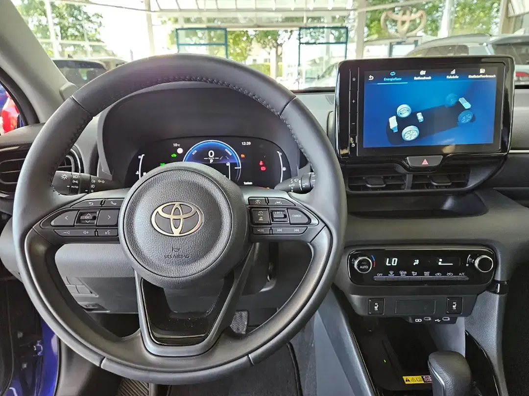 Toyota Yaris - Thumbnail 10