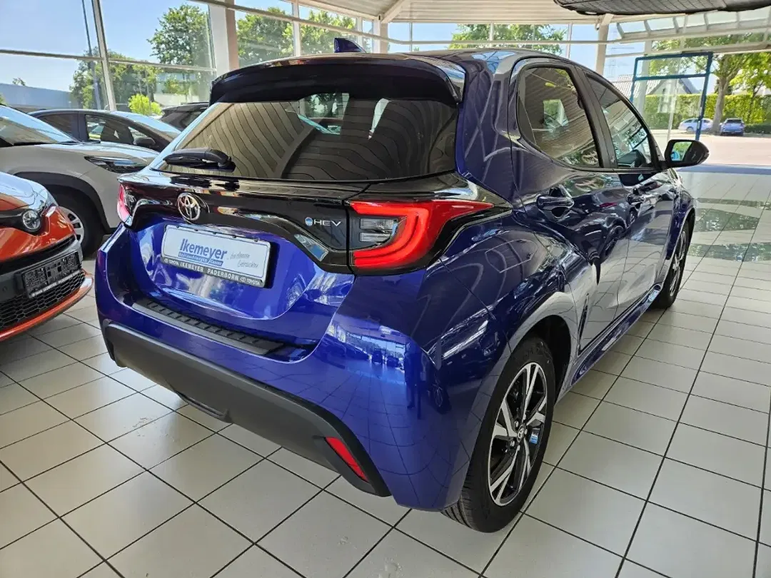 Toyota Yaris - Thumbnail 3