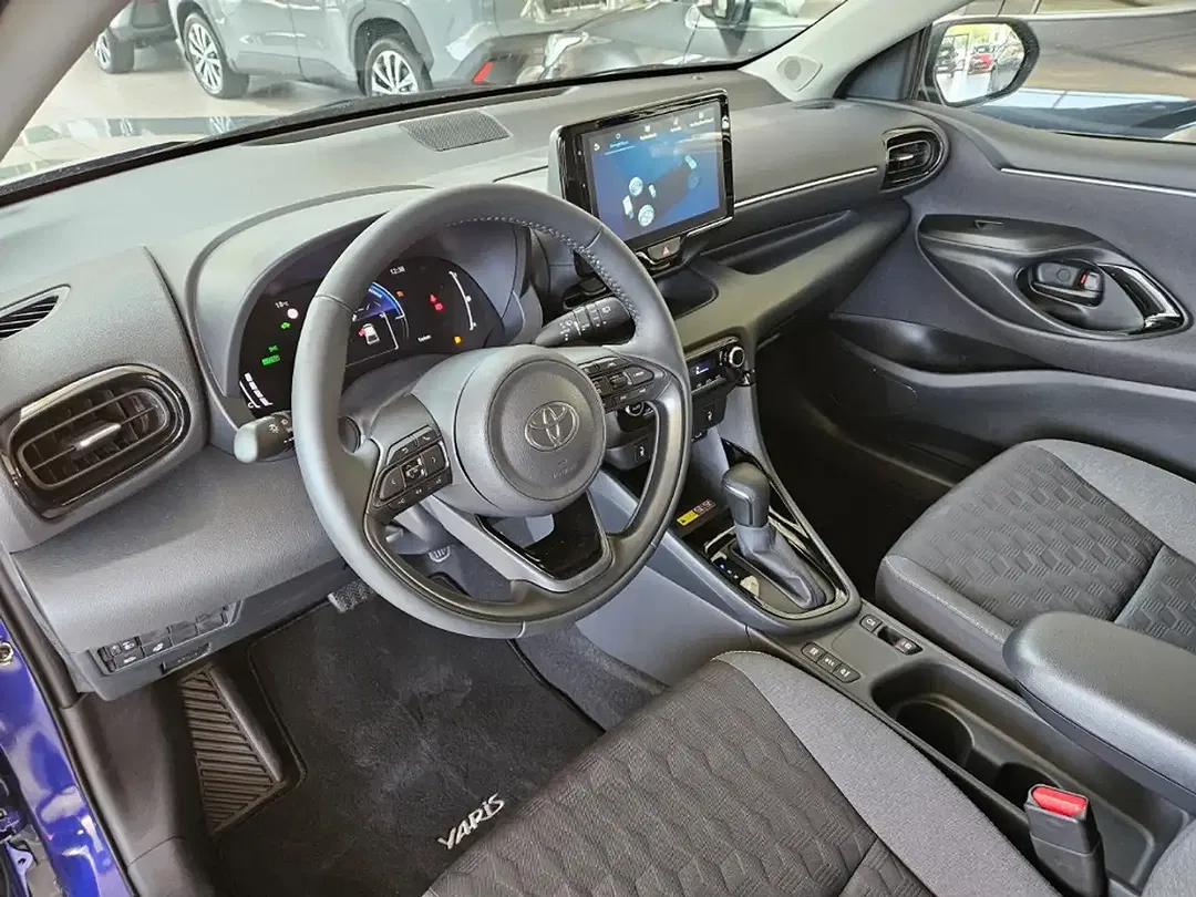 Toyota Yaris - Thumbnail 7