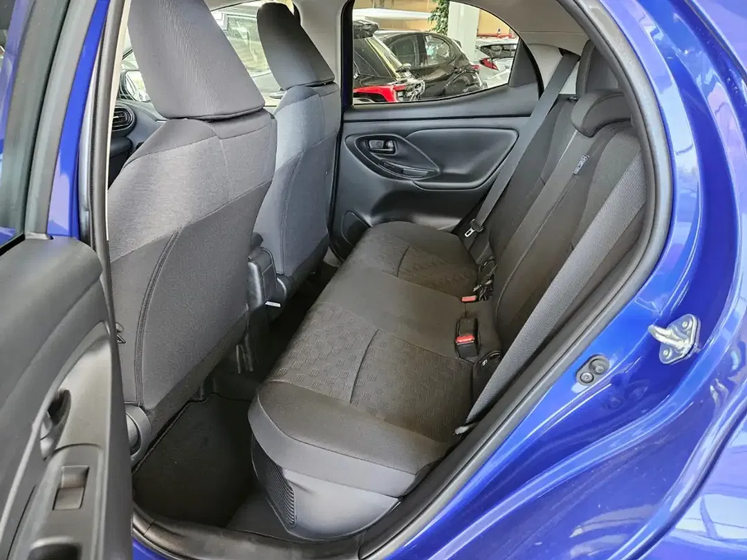 Toyota Yaris - Thumbnail 8
