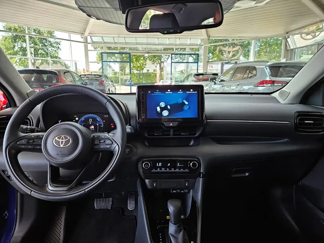 Toyota Yaris - Thumbnail 9
