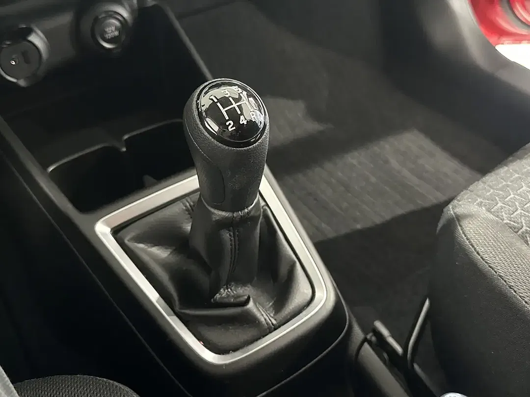 Suzuki Swift - Thumbnail 12