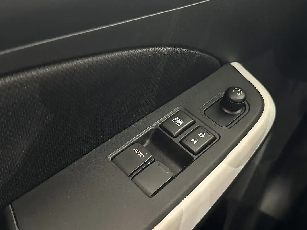 Suzuki Swift - Thumbnail 13