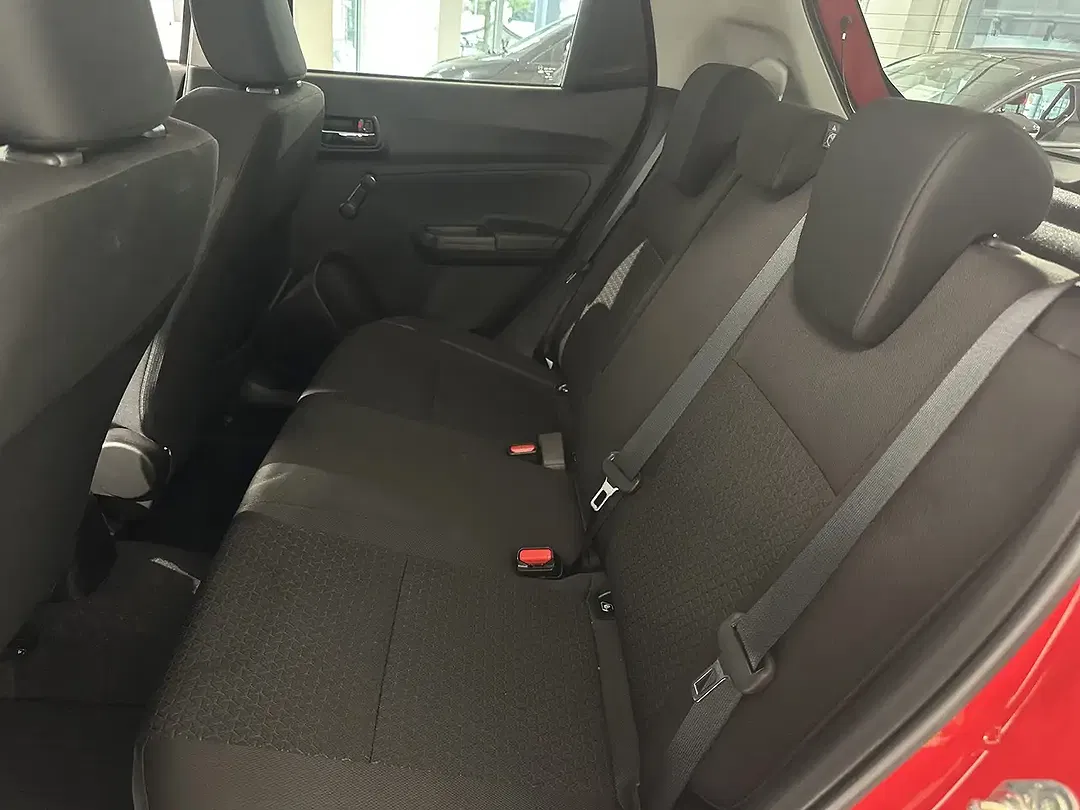 Suzuki Swift - Thumbnail 15