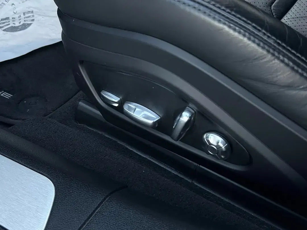 Porsche Panamera - Thumbnail 27
