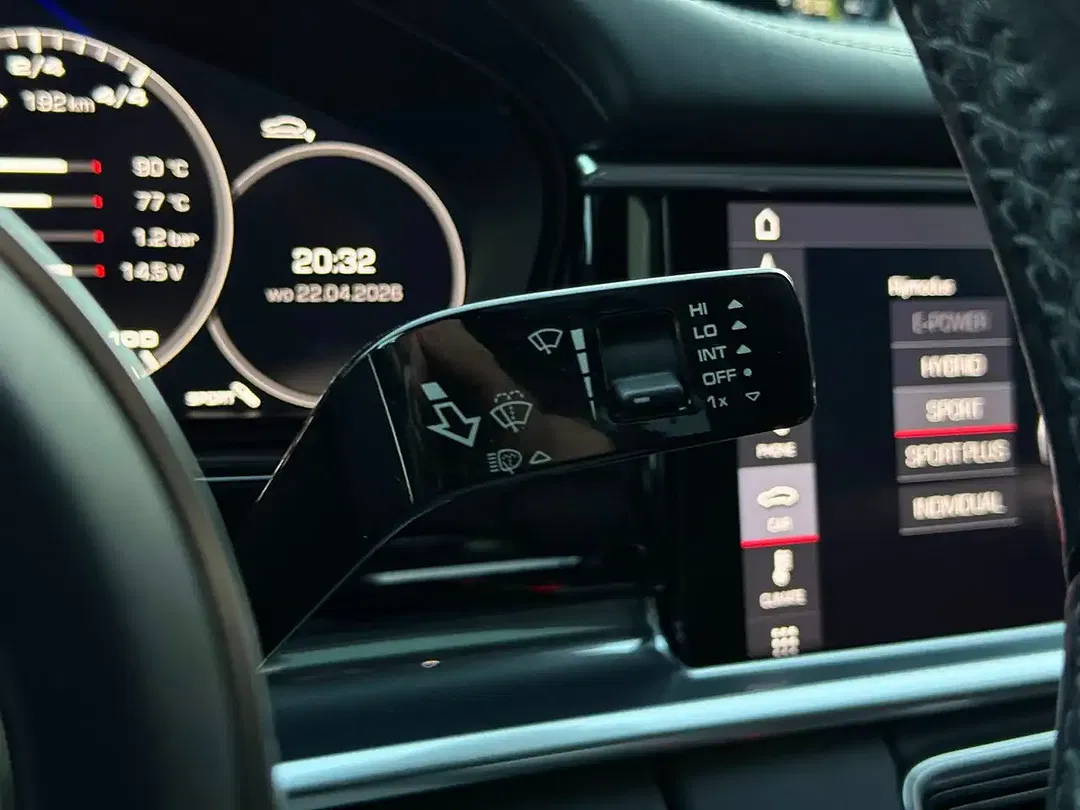 Porsche Panamera - Thumbnail 32
