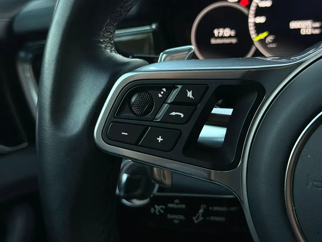 Porsche Panamera - Thumbnail 33