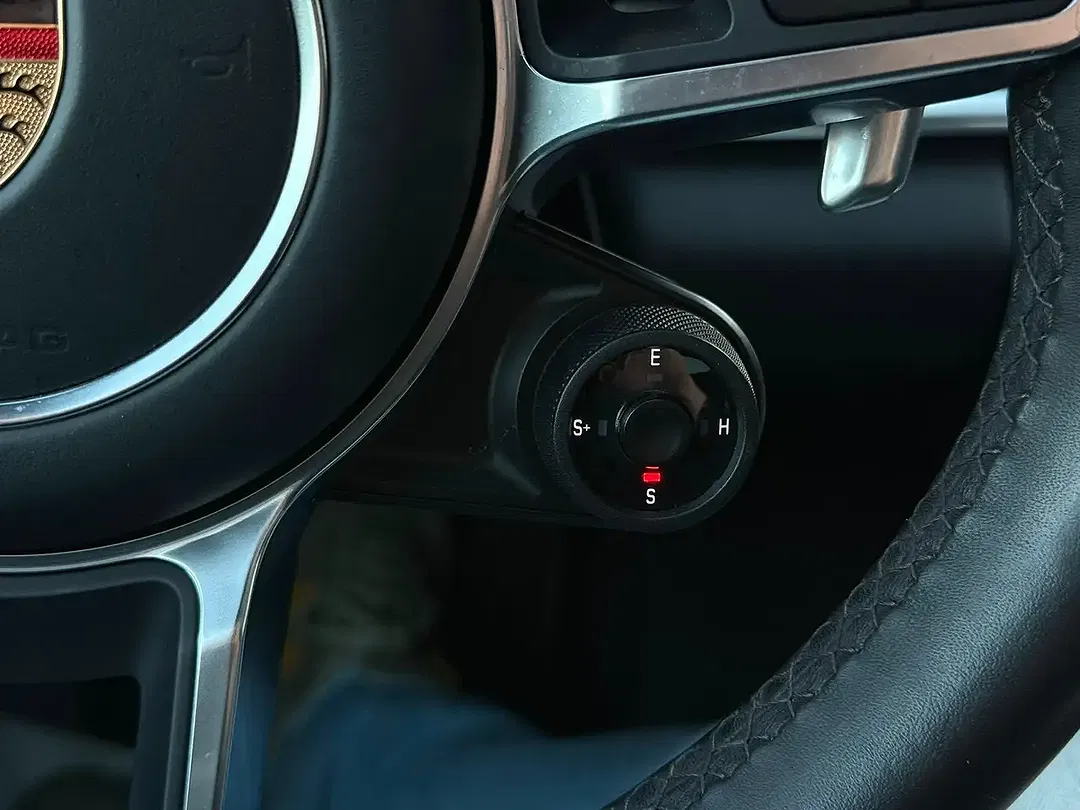 Porsche Panamera - Thumbnail 35