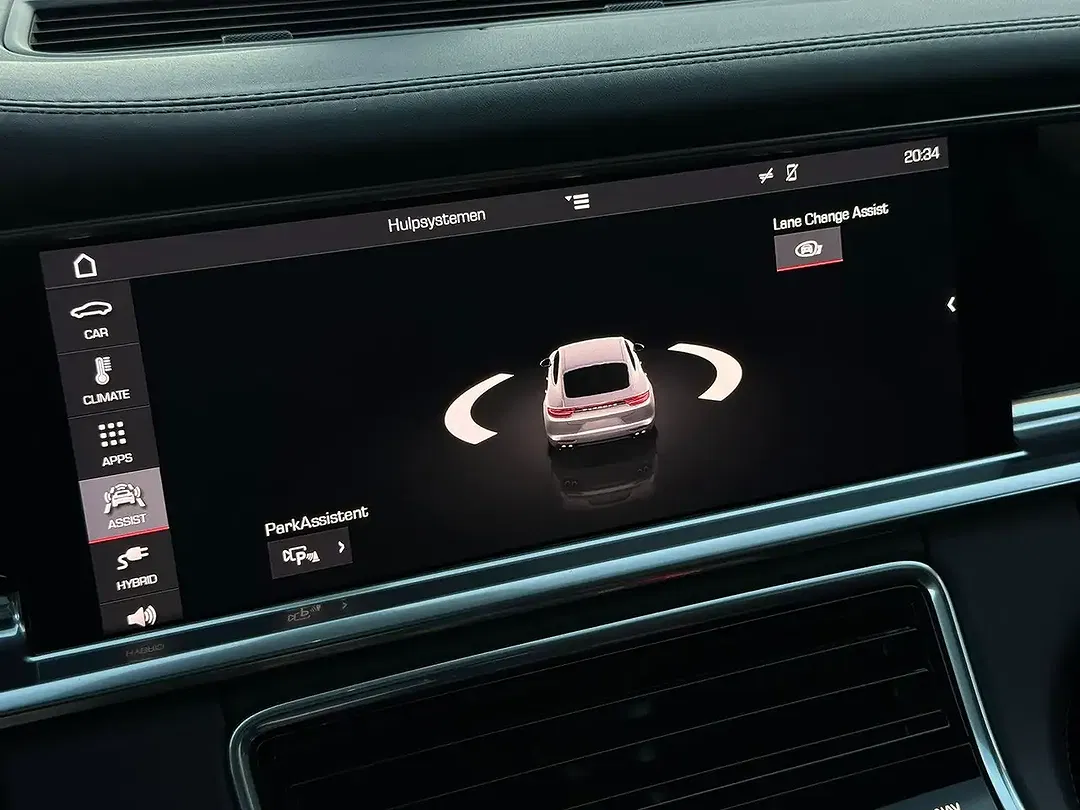 Porsche Panamera - Thumbnail 44