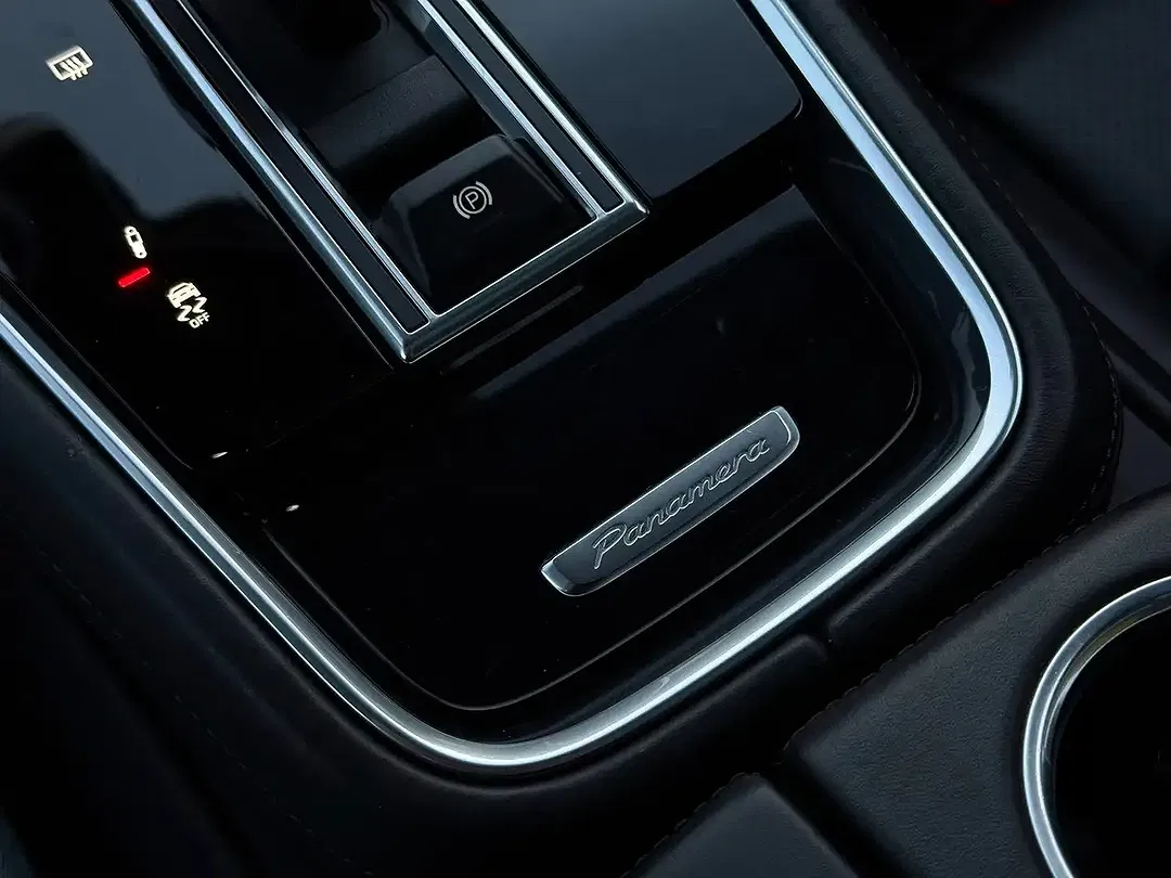 Porsche Panamera - Thumbnail 48